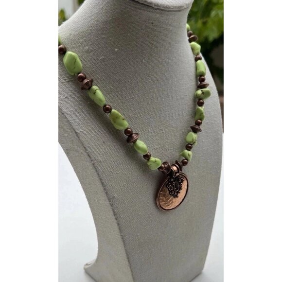 Vintage Chunky Natural Lime Green With Nickel Turquoise Boho Necklace Size 21” - Picture 5 of 15